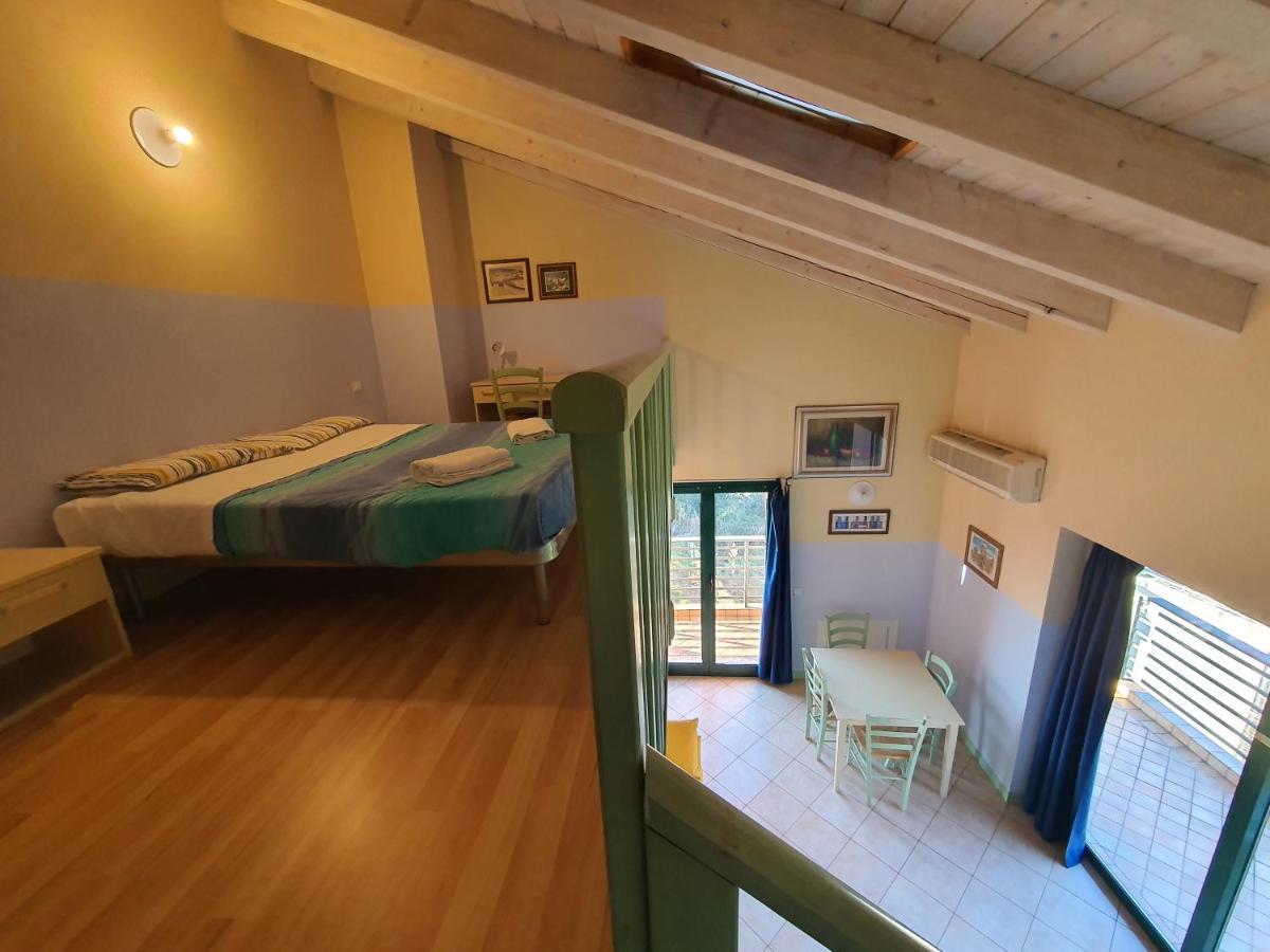 Residence Oasi Del Viandante Lake Como Екстер'єр фото