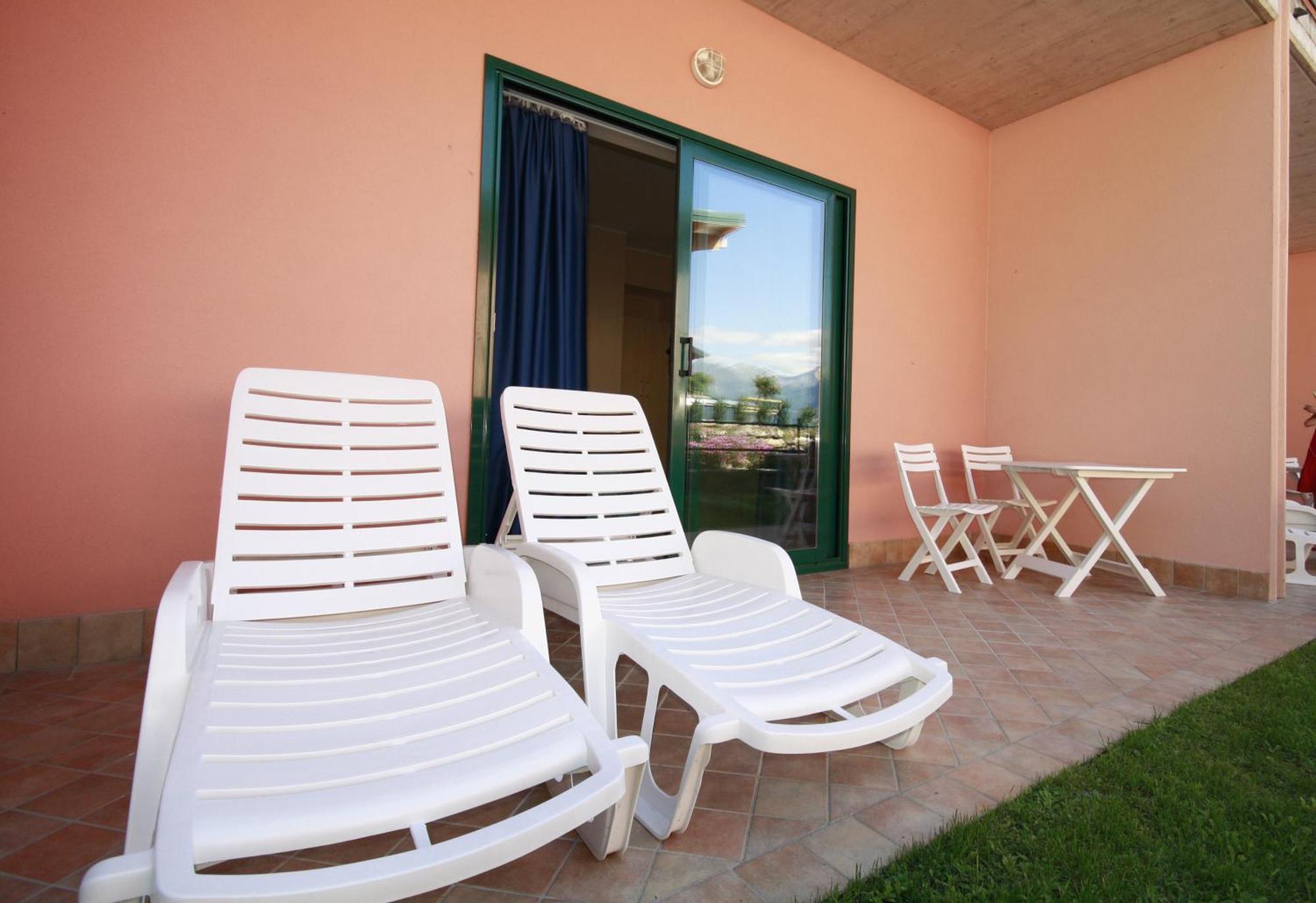 Residence Oasi Del Viandante Lake Como Екстер'єр фото